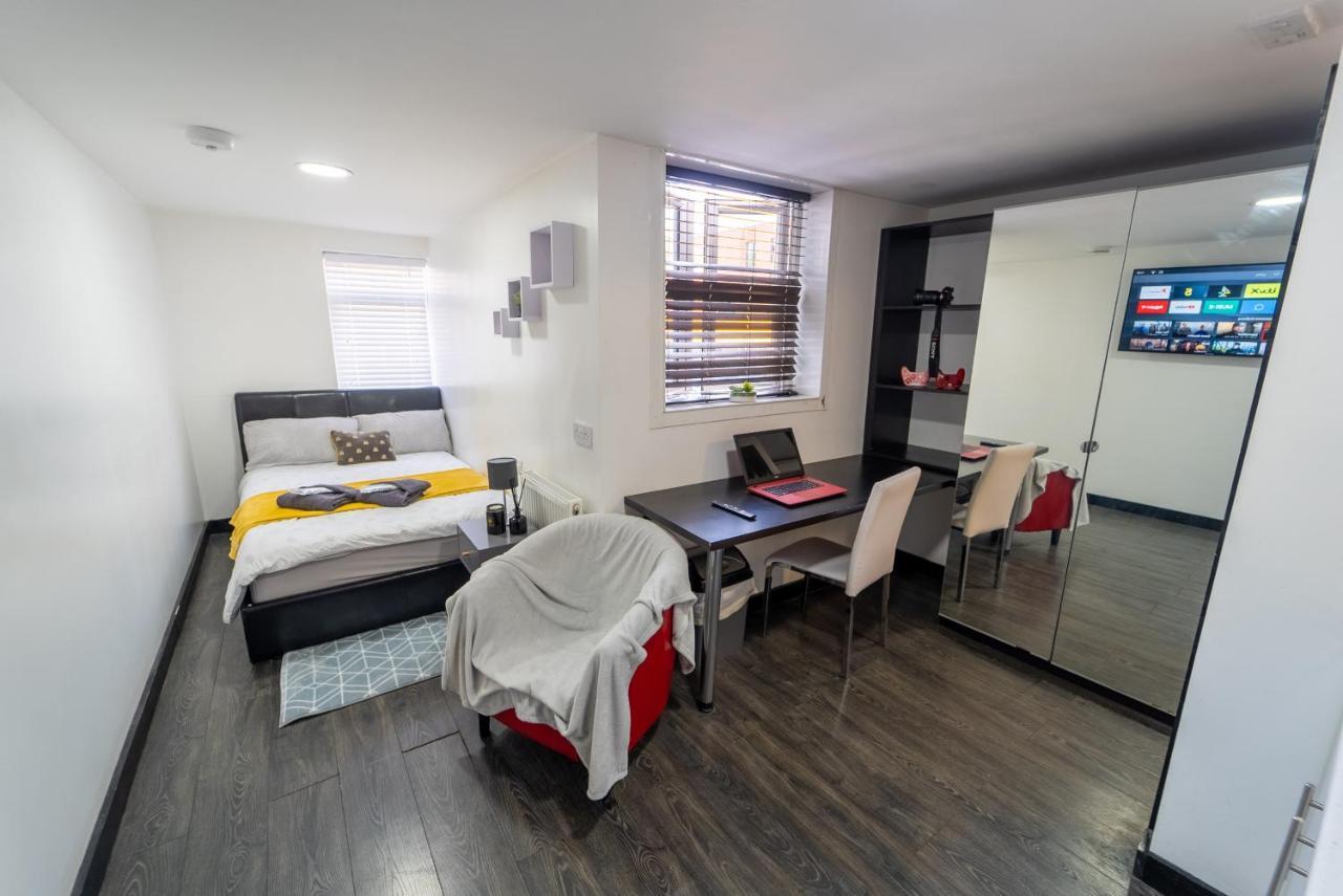 Staysa Equipped Studios Near Qe And Uob In Guesthouse Close To The City! Birmingham Phòng bức ảnh