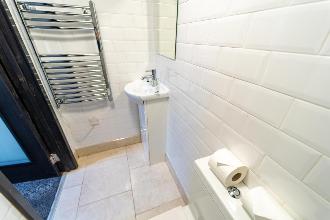 Staysa Equipped Studios Near Qe And Uob In Guesthouse Close To The City! Birmingham Phòng bức ảnh