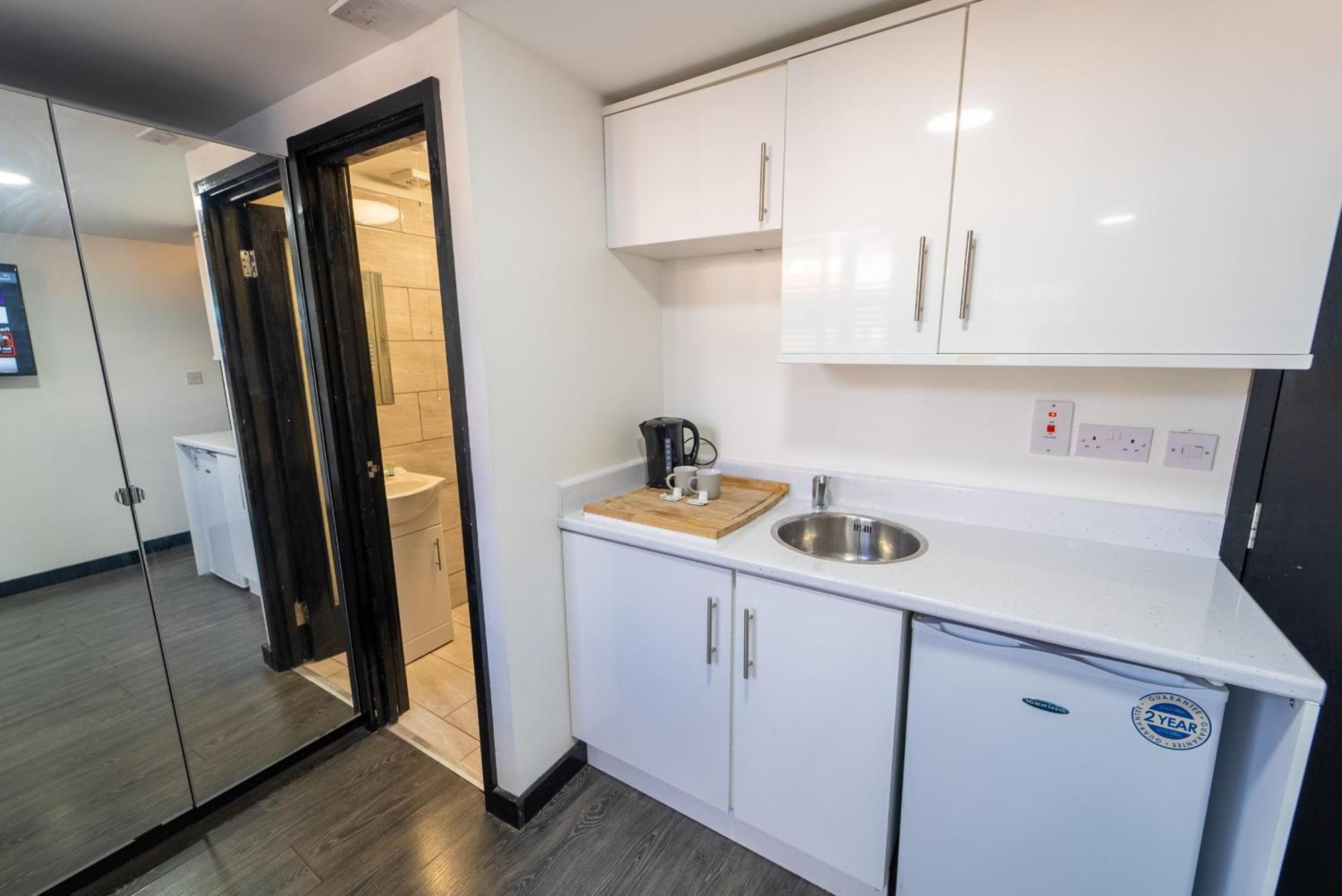 Staysa Equipped Studios Near Qe And Uob In Guesthouse Close To The City! Birmingham Phòng bức ảnh