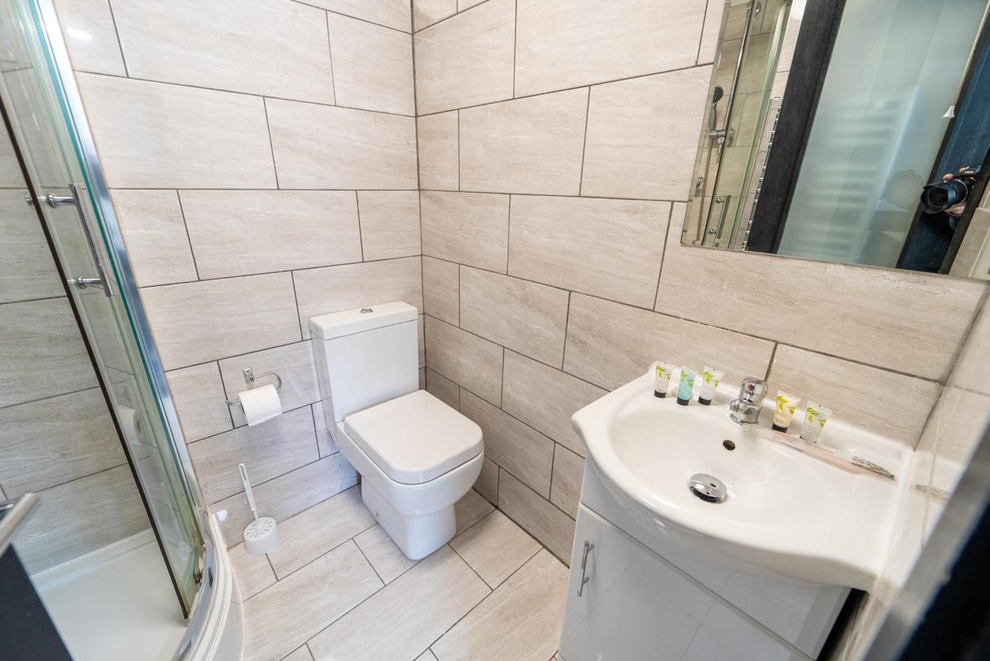 Staysa Equipped Studios Near Qe And Uob In Guesthouse Close To The City! Birmingham Phòng bức ảnh