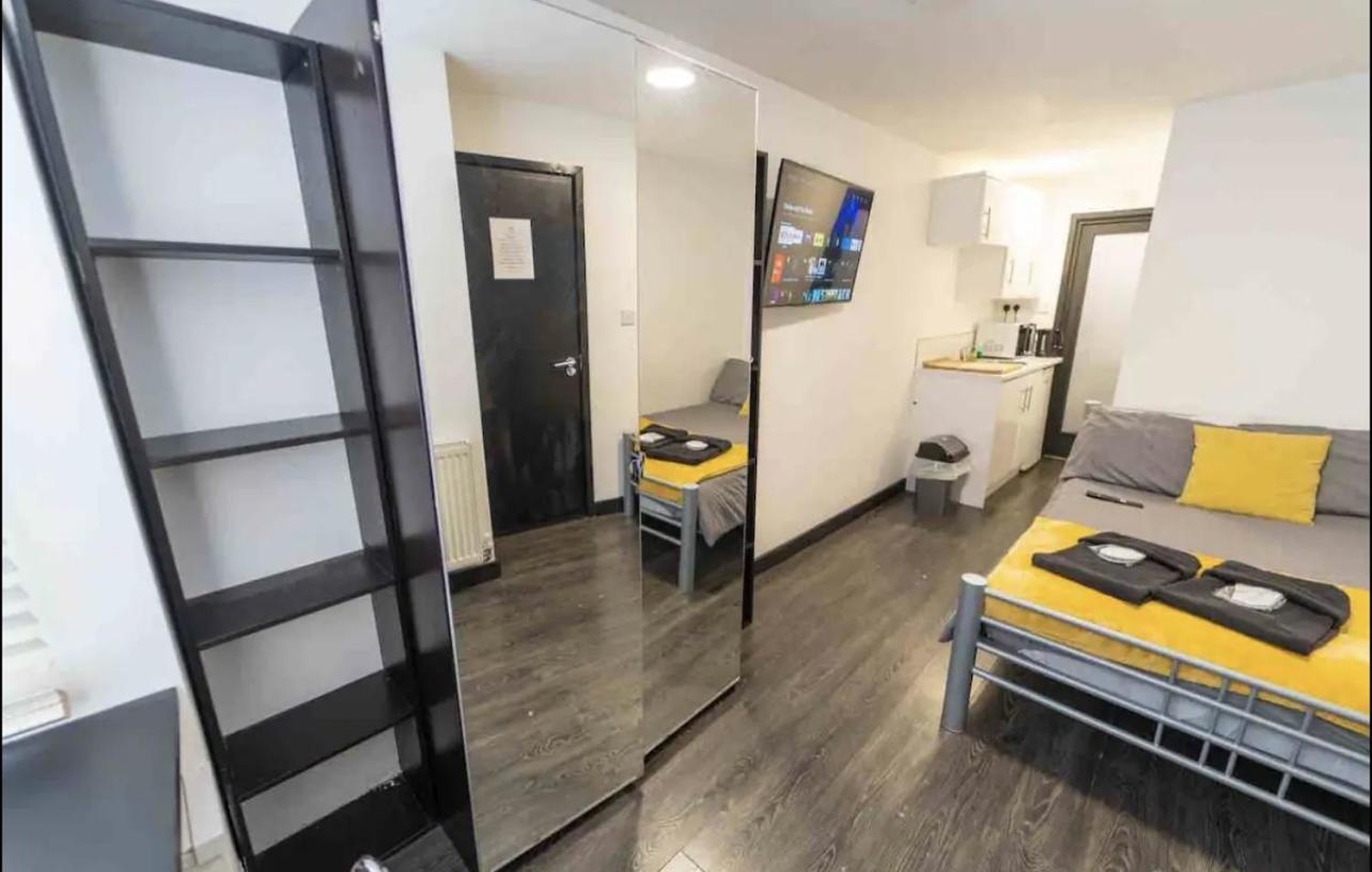 Staysa Equipped Studios Near Qe And Uob In Guesthouse Close To The City! Birmingham Ngoại thất bức ảnh