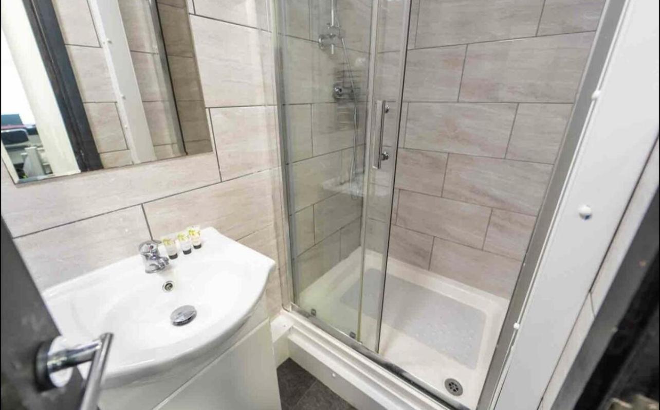 Staysa Equipped Studios Near Qe And Uob In Guesthouse Close To The City! Birmingham Ngoại thất bức ảnh
